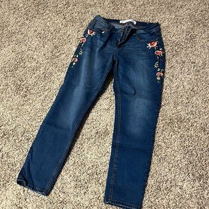 Women cute jeans. Soft and stretchy.